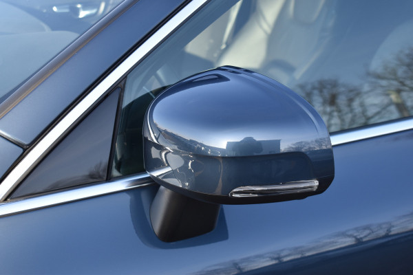 Volvo XC60 T6 AWD 340PK Plug-in Hybrid Business Pro | Trekhaak | Luchtvering | Camera |  Panodak | 19" LMV | Stoelverwarming