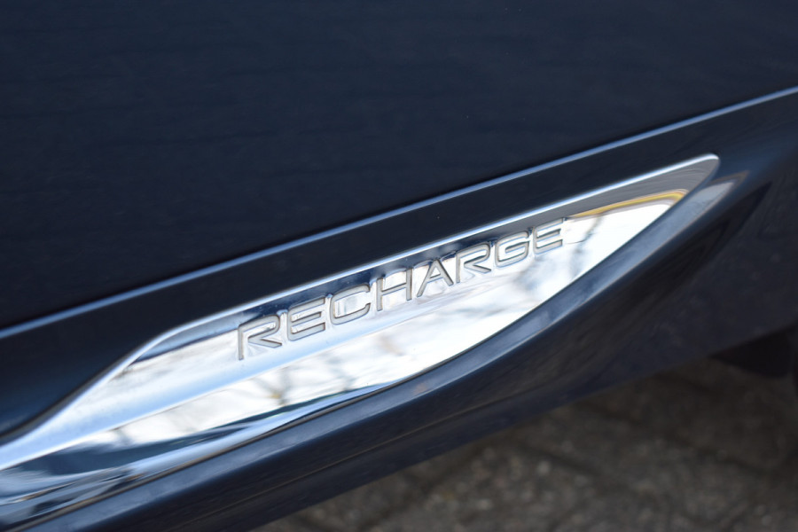 Volvo XC60 T6 AWD 340PK Plug-in Hybrid Business Pro | Trekhaak | Luchtvering | Camera |  Panodak | 19" LMV | Stoelverwarming