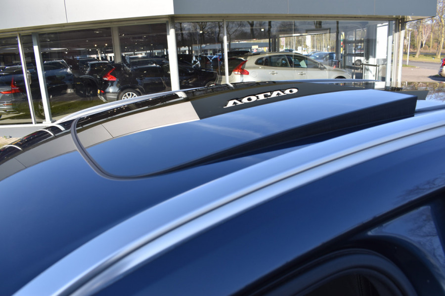 Volvo XC60 T6 AWD 340PK Plug-in Hybrid Business Pro | Trekhaak | Luchtvering | Camera |  Panodak | 19" LMV | Stoelverwarming