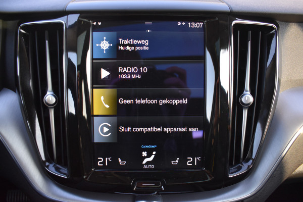 Volvo XC60 T6 AWD 340PK Plug-in Hybrid Business Pro | Trekhaak | Luchtvering | Camera |  Panodak | 19" LMV | Stoelverwarming