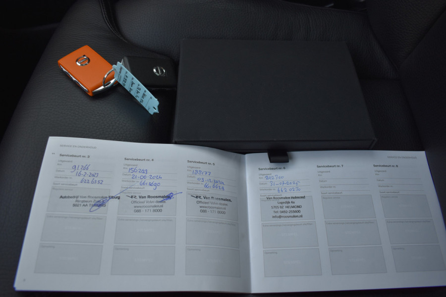 Volvo XC60 T6 AWD 340PK Plug-in Hybrid Business Pro | Trekhaak | Luchtvering | Camera |  Panodak | 19" LMV | Stoelverwarming