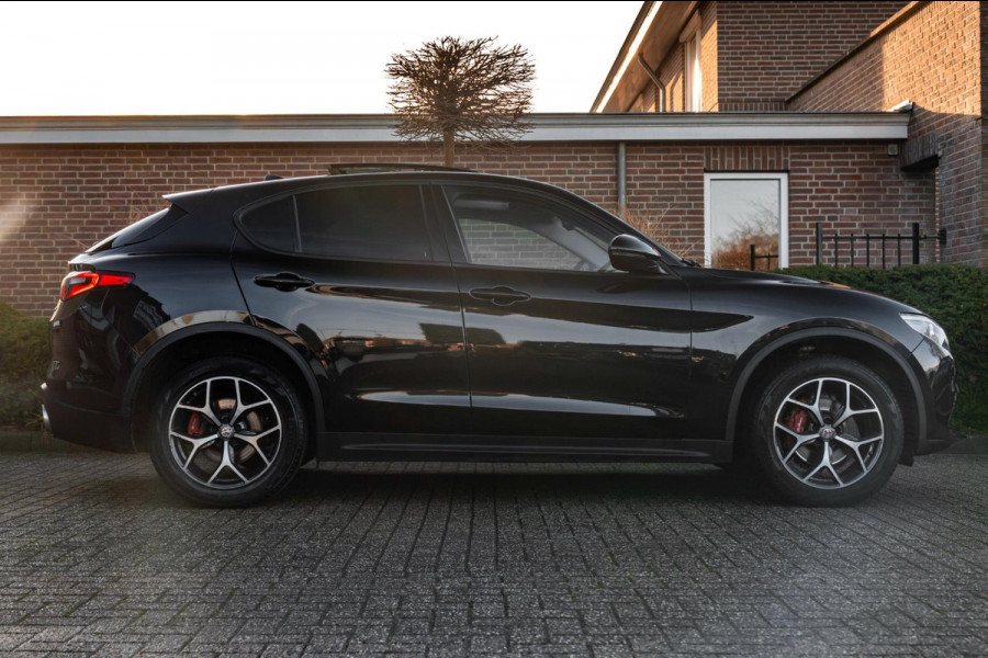 Alfa Romeo Stelvio 2.0 T AWD B-Tech Q4 200 PK Pano Adaptive Leder Camera 19''