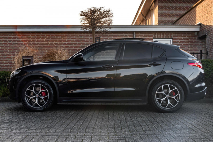 Alfa Romeo Stelvio 2.0 T AWD B-Tech Q4 200 PK Pano Adaptive Leder Camera 19''