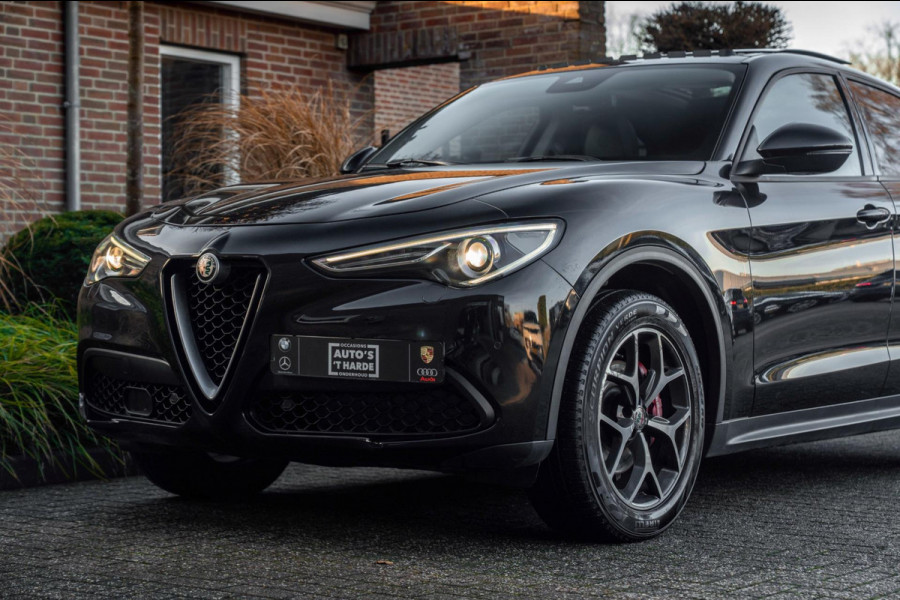 Alfa Romeo Stelvio 2.0 T AWD B-Tech Q4 200 PK Pano Adaptive Leder Camera 19''