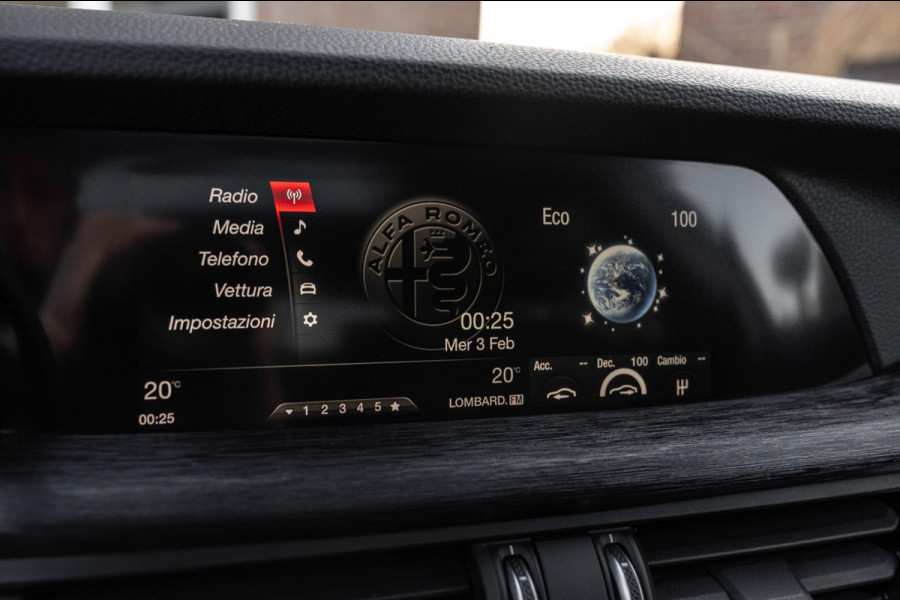 Alfa Romeo Stelvio 2.0 T AWD B-Tech Q4 200 PK Pano Adaptive Leder Camera 19''