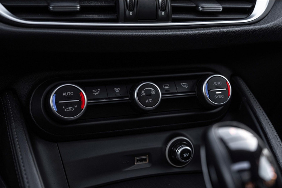 Alfa Romeo Stelvio 2.0 T AWD B-Tech Q4 200 PK Pano Adaptive Leder Camera 19''