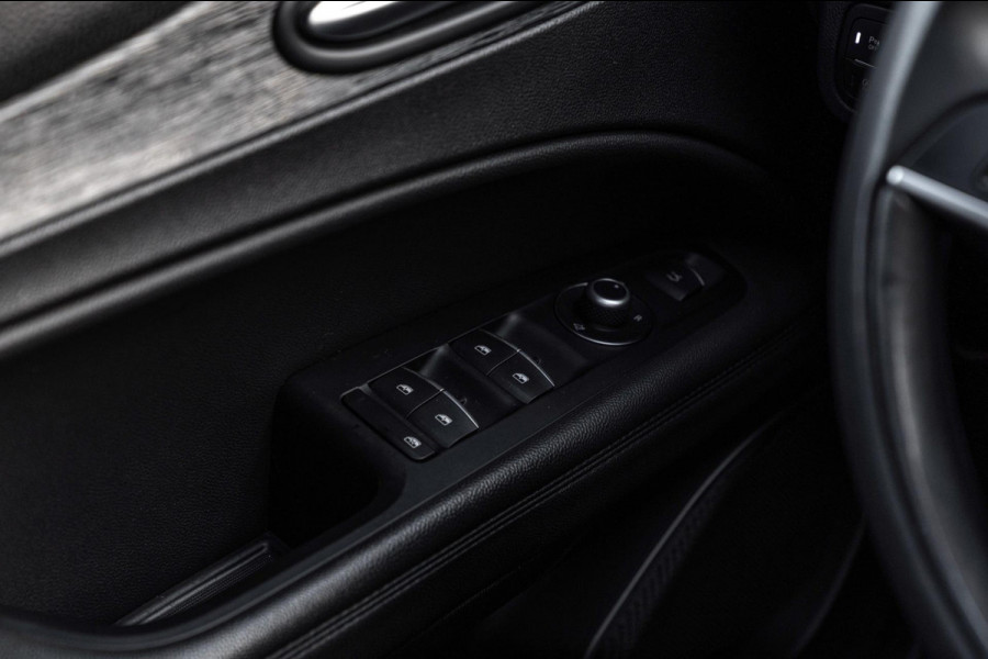 Alfa Romeo Stelvio 2.0 T AWD B-Tech Q4 200 PK Pano Adaptive Leder Camera 19''