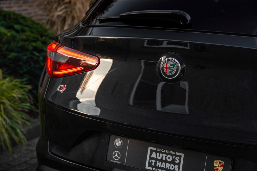 Alfa Romeo Stelvio 2.0 T AWD B-Tech Q4 200 PK Pano Adaptive Leder Camera 19''