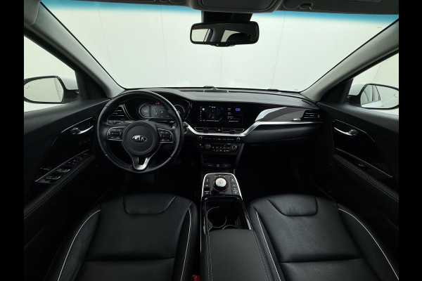 Kia e-Niro 204pk ExecutiveLine 64kWh 3fase SOH 100% Warmtepomp Leer+Elektr.+Verwarmd+Gekoeld+Memory Adaptive-Cruise Navi Ecc Camera Apple C Stuurverwarming Lmv Privacy Glas DAB Vess Lane Assist Blind Spot 11kw thuisladen Origineel Nederlandse Auto Dealer Onderh. Zeer compleet €48.000 nieuw !