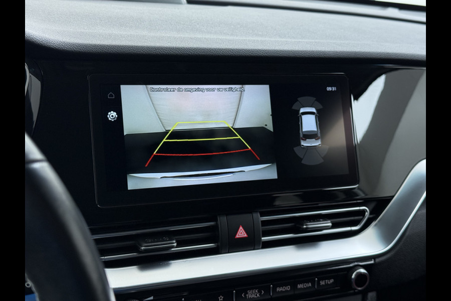 Kia e-Niro 204pk ExecutiveLine 64kWh 3fase SOH 100% Warmtepomp Leer+Elektr.+Verwarmd+Gekoeld+Memory Adaptive-Cruise Navi Ecc Camera Apple C Stuurverwarming Lmv Privacy Glas DAB Vess Lane Assist Blind Spot 11kw thuisladen Origineel Nederlandse Auto Dealer Onderh. Zeer compleet €48.000 nieuw !