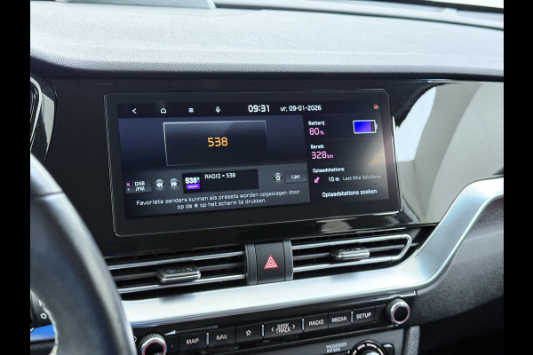 Kia e-Niro 204pk ExecutiveLine 64kWh 3fase SOH 100% Warmtepomp Leer+Elektr.+Verwarmd+Gekoeld+Memory Adaptive-Cruise Navi Ecc Camera Apple C Stuurverwarming Lmv Privacy Glas DAB Vess Lane Assist Blind Spot 11kw thuisladen Origineel Nederlandse Auto Dealer Onderh. Zeer compleet €48.000 nieuw !