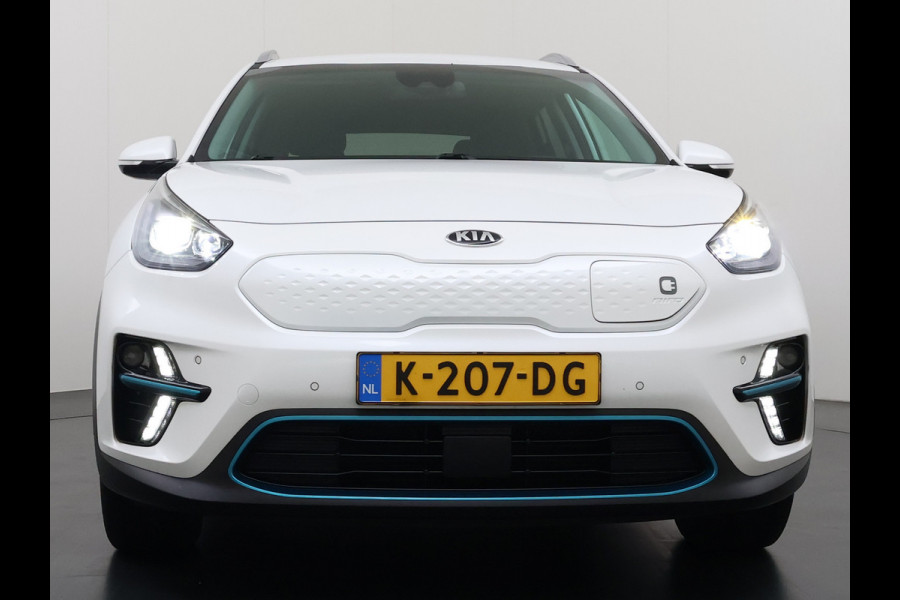 Kia e-Niro 204pk ExecutiveLine 64kWh 3fase SOH 100% Warmtepomp Leer+Elektr.+Verwarmd+Gekoeld+Memory Adaptive-Cruise Navi Ecc Camera Apple C Stuurverwarming Lmv Privacy Glas DAB Vess Lane Assist Blind Spot 11kw thuisladen Origineel Nederlandse Auto Dealer Onderh. Zeer compleet €48.000 nieuw !