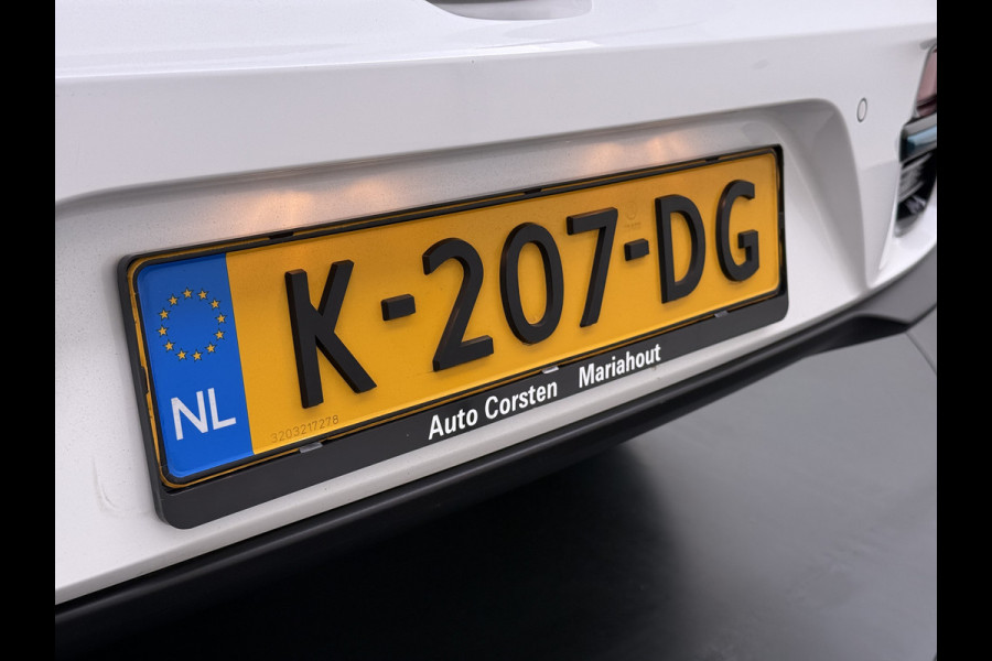 Kia e-Niro 204pk ExecutiveLine 64kWh 3fase SOH 100% Warmtepomp Leer+Elektr.+Verwarmd+Gekoeld+Memory Adaptive-Cruise Navi Ecc Camera Apple C Stuurverwarming Lmv Privacy Glas DAB Vess Lane Assist Blind Spot 11kw thuisladen Origineel Nederlandse Auto Dealer Onderh. Zeer compleet €48.000 nieuw !