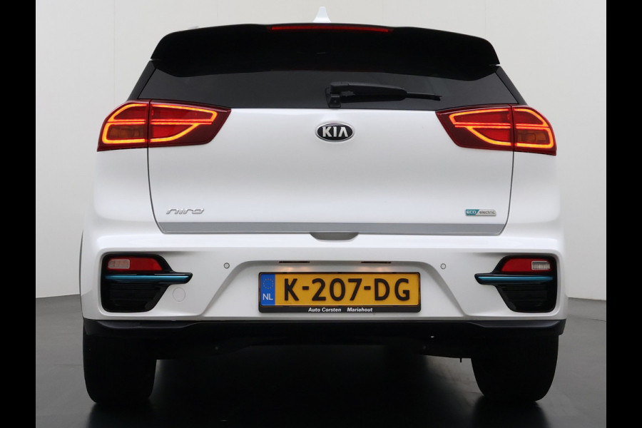 Kia e-Niro 204pk ExecutiveLine 64kWh 3fase SOH 100% Warmtepomp Leer+Elektr.+Verwarmd+Gekoeld+Memory Adaptive-Cruise Navi Ecc Camera Apple C Stuurverwarming Lmv Privacy Glas DAB Vess Lane Assist Blind Spot 11kw thuisladen Origineel Nederlandse Auto Dealer Onderh. Zeer compleet €48.000 nieuw !