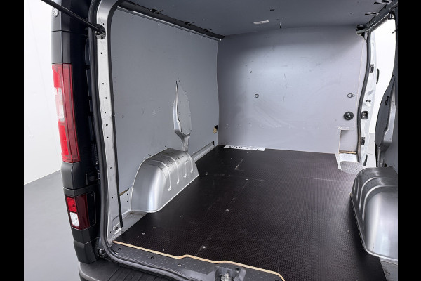 Opel Vivaro 1.6CDTI 126PK L1H1 Trekhaak Navi Camera Cruise Control DAB Euro 6 Edition Betonplex vloer Wandbetimmering Schuifdeur 1e Eigenaar Zeer nette-Origineel Nederlandse Bus 2.000kg Trekvermogen