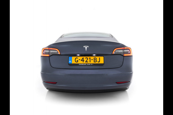 Tesla Model 3 Standard RWD Plus 60 kWh [ 3-Fase ] {SOH-88%} (INCL-BTW) Aut. *PANO | AUTO-PILOT | LEATHER | KEYLESS | FULL-LED | MEMORY-PACK | SURROUND-VIEW | DAB | CARPLAY | DIGI-COCKPIT | LANE-ASSIST | COMFORT-SEATS | 18"ALU*