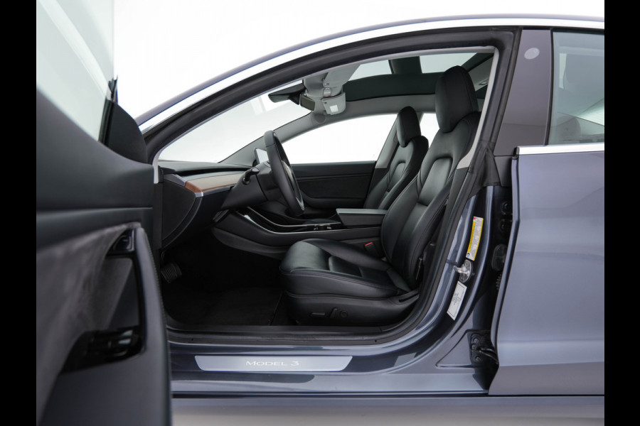 Tesla Model 3 Standard RWD Plus 60 kWh [ 3-Fase ] {SOH-88%} (INCL-BTW) Aut. *PANO | AUTO-PILOT | LEATHER | KEYLESS | FULL-LED | MEMORY-PACK | SURROUND-VIEW | DAB | CARPLAY | DIGI-COCKPIT | LANE-ASSIST | COMFORT-SEATS | 18"ALU*