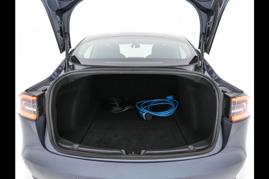 Tesla Model 3 Standard RWD Plus 60 kWh [ 3-Fase ] {SOH-88%} (INCL-BTW) Aut. *PANO | AUTO-PILOT | LEATHER | KEYLESS | FULL-LED | MEMORY-PACK | SURROUND-VIEW | DAB | CARPLAY | DIGI-COCKPIT | LANE-ASSIST | COMFORT-SEATS | 18"ALU*