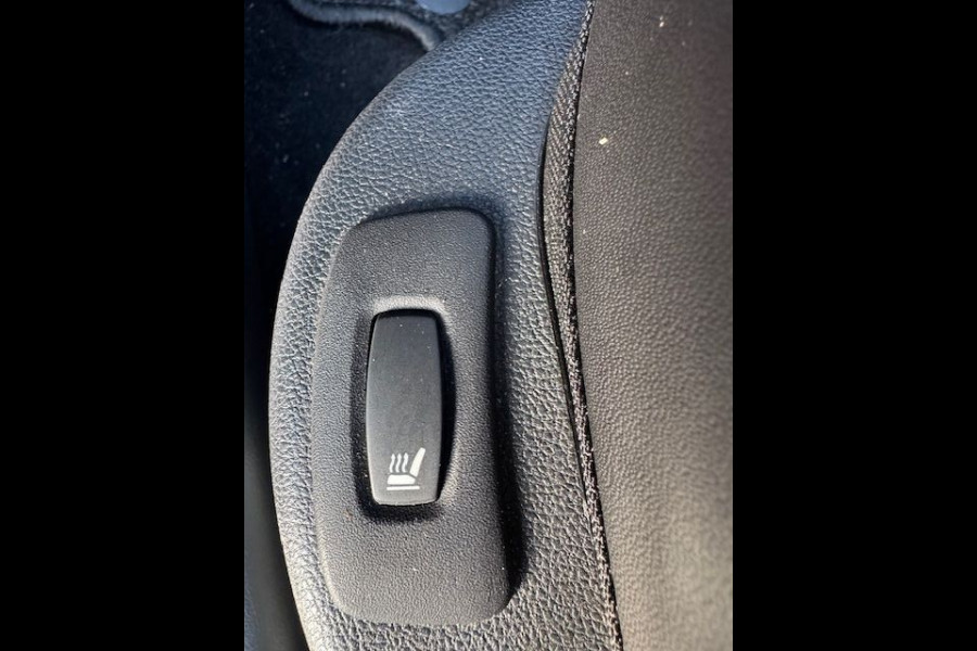 Renault Clio 0.9 TCe 5deurs Limited 114.000km Airco/ECC,Navigatie,Half Leder Interieur