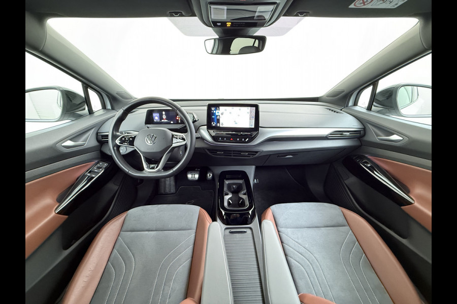 Volkswagen ID.4 204pk First 77kWh SOH 90% Leer/Alcantara Adap.Cruise Navi Ecc Camera Apple Carplay Android Pdc Lmv 20" Stoelverwarming Led Bordherkenning Voor-Klimatisering App-Connect  E-sound Front-Assist Origineel Nederlandse Auto Zeer Compleet 1e eigenaar