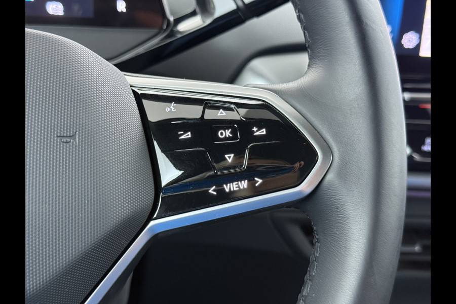 Volkswagen ID.4 204pk First 77kWh SOH 90% Leer/Alcantara Adap.Cruise Navi Ecc Camera Apple Carplay Android Pdc Lmv 20" Stoelverwarming Led Bordherkenning Voor-Klimatisering App-Connect  E-sound Front-Assist Origineel Nederlandse Auto Zeer Compleet 1e eigenaar