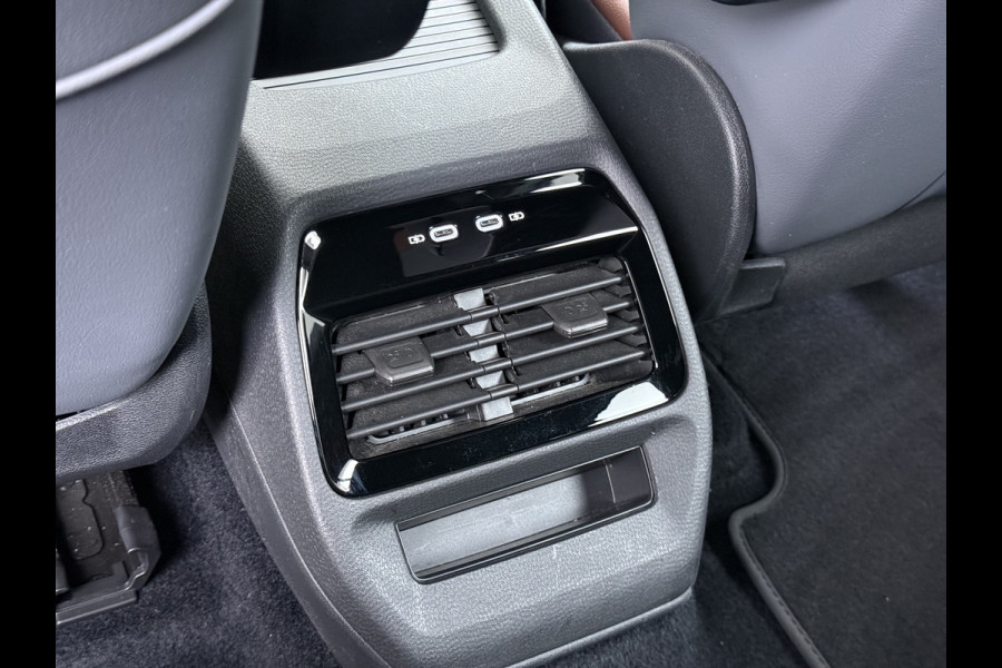 Volkswagen ID.4 204pk First 77kWh SOH 90% Leer/Alcantara Adap.Cruise Navi Ecc Camera Apple Carplay Android Pdc Lmv 20" Stoelverwarming Led Bordherkenning Voor-Klimatisering App-Connect  E-sound Front-Assist Origineel Nederlandse Auto Zeer Compleet 1e eigenaar