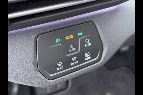 Volkswagen ID.4 204pk First 77kWh SOH 90% Leer/Alcantara Adap.Cruise Navi Ecc Camera Apple Carplay Android Pdc Lmv 20" Stoelverwarming Led Bordherkenning Voor-Klimatisering App-Connect  E-sound Front-Assist Origineel Nederlandse Auto Zeer Compleet 1e eigenaar