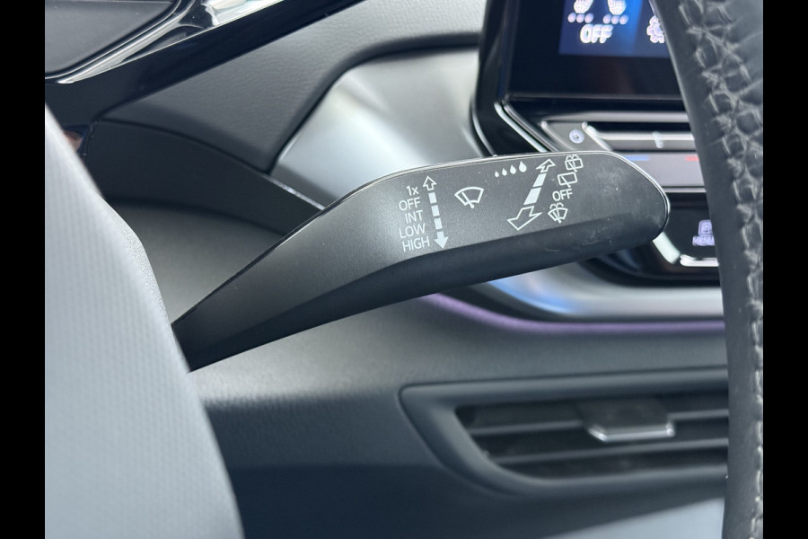 Volkswagen ID.4 204pk First 77kWh SOH 90% Leer/Alcantara Adap.Cruise Navi Ecc Camera Apple Carplay Android Pdc Lmv 20" Stoelverwarming Led Bordherkenning Voor-Klimatisering App-Connect  E-sound Front-Assist Origineel Nederlandse Auto Zeer Compleet 1e eigenaar