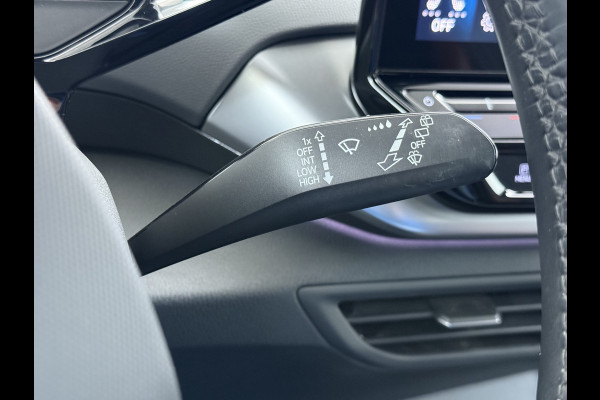 Volkswagen ID.4 204pk First 77kWh SOH 90% Leer/Alcantara Adap.Cruise Navi Ecc Camera Apple Carplay Android Pdc Lmv 20" Stoelverwarming Led Bordherkenning Voor-Klimatisering App-Connect  E-sound Front-Assist Origineel Nederlandse Auto Zeer Compleet 1e eigenaar