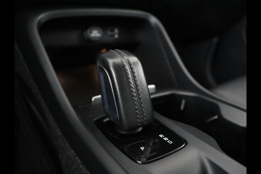 Volvo XC40 1.5 T4 Recharge R Design Expression | Trekhaak | Leder | Stoel & stuurverwarming | Camera | Carplay | Adaptive cruise | Full LED | Navigatie | PHEV | Plug In
