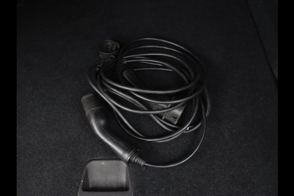 Volvo XC40 1.5 T4 Recharge R Design Expression | Trekhaak | Leder | Stoel & stuurverwarming | Camera | Carplay | Adaptive cruise | Full LED | Navigatie | PHEV | Plug In