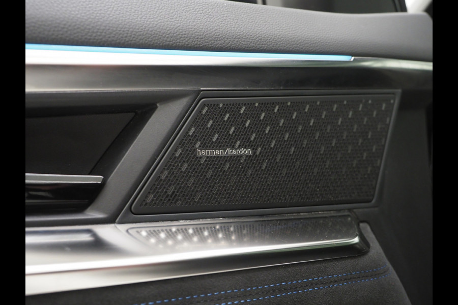 Renault Austral 1.2 E-Tech full hybrid 200 iconic esprit Alpine | Panoramadak | Massage | 4 Control | Harman/Kardon | 360 | HUD | Keyless | Carplay