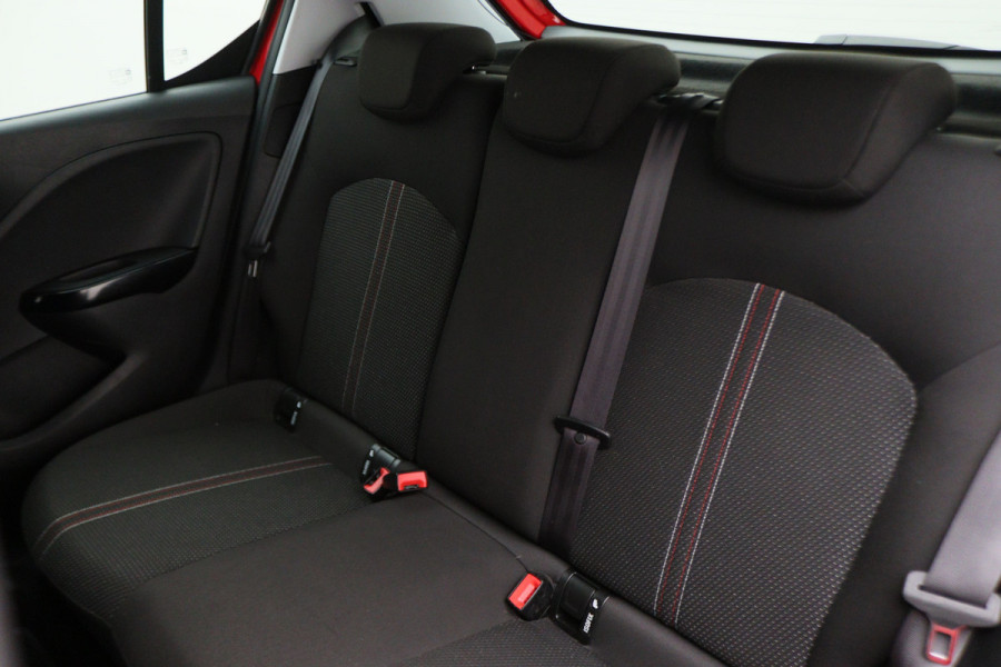 Opel Corsa 1.4 Black Edition Airco, Cruise, Apple Carplay, DAB, PDC, Elektrische Ramen, 16''