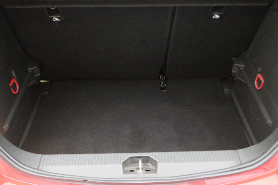 Opel Corsa 1.4 Black Edition Airco, Cruise, Apple Carplay, DAB, PDC, Elektrische Ramen, 16''