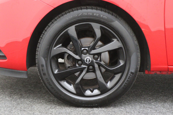 Opel Corsa 1.4 Black Edition Airco, Cruise, Apple Carplay, DAB, PDC, Elektrische Ramen, 16''