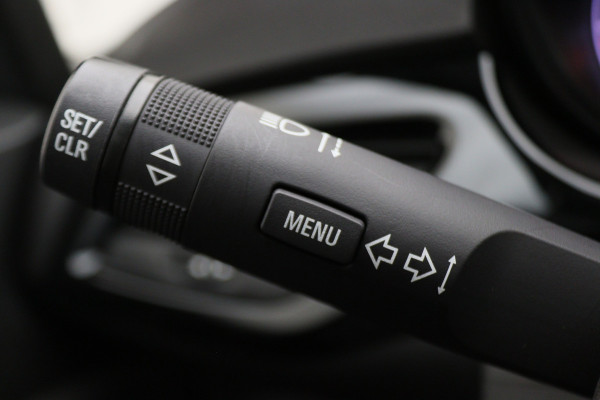 Opel Corsa 1.4 Black Edition Airco, Cruise, Apple Carplay, DAB, PDC, Elektrische Ramen, 16''