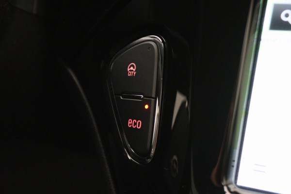 Opel Corsa 1.4 Black Edition Airco, Cruise, Apple Carplay, DAB, PDC, Elektrische Ramen, 16''