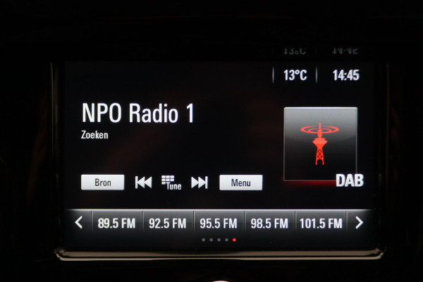 Opel Corsa 1.4 Black Edition Airco, Cruise, Apple Carplay, DAB, PDC, Elektrische Ramen, 16''