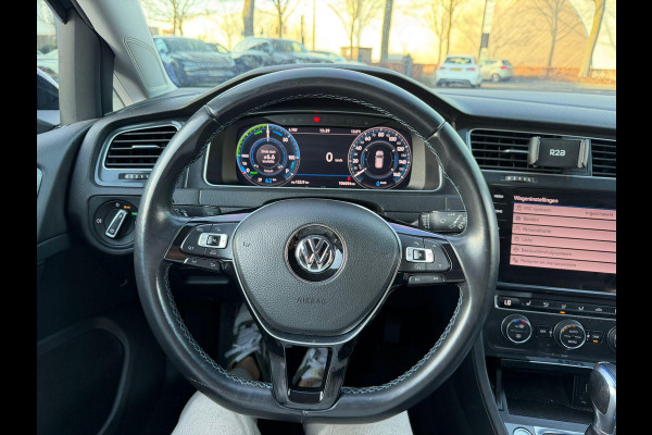 Volkswagen e-Golf e-Golf SOH 90% | ACHTERUITRIJ CAMERA | DIG. DASH| DODE HOEK| CARPLAY| STOELVERWARMING| ALL SEASON BANDEN |  LEUKE COMPLETE AUTO| RIJKLAAR INCL. 12 MND BOVAG GARANTIE