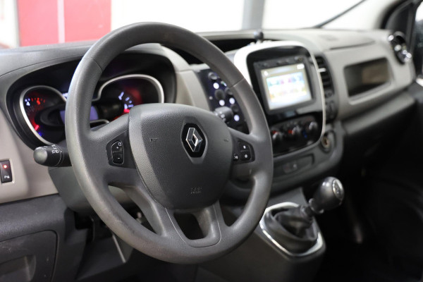 Renault Trafic AMBULANCE VSAV Rettungswagen Krankenwagen