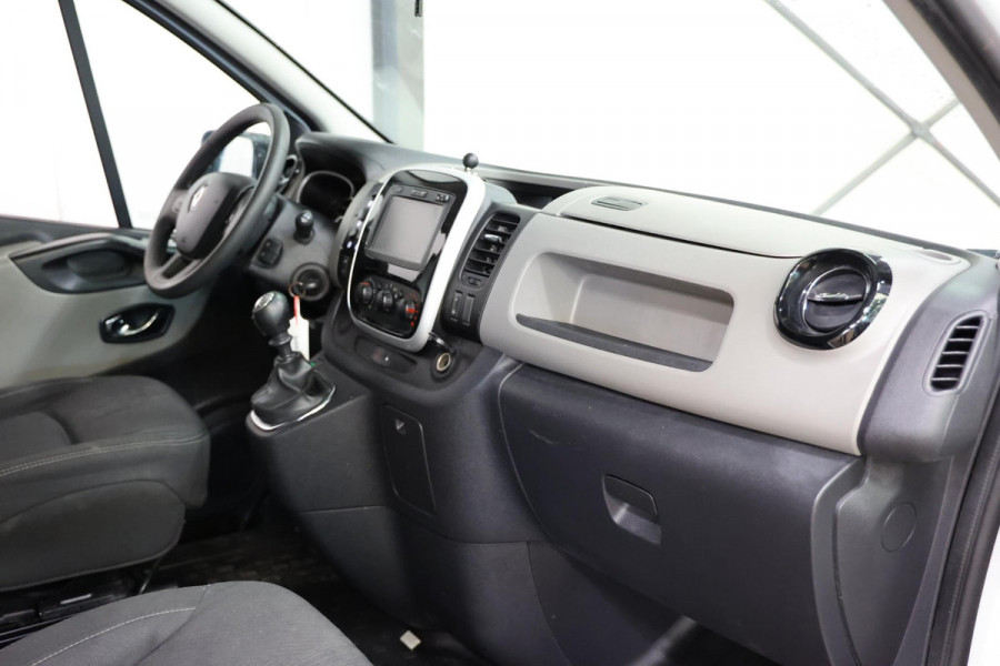 Renault Trafic AMBULANCE VSAV Rettungswagen Krankenwagen