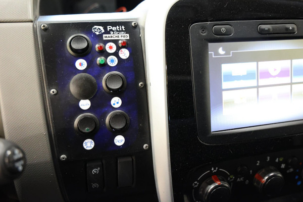 Renault Trafic AMBULANCE VSAV Rettungswagen Krankenwagen