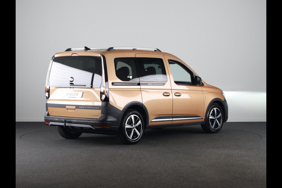 Volkswagen Caddy 1.5 TSI eHybride PAN Americana 115 pk Automaat (DSG) | Navigatie | Panoramadak | Trekhaak | Parkeersensoren (Park assist) | Achteruitrijcamera | LED koplampen | Adaptieve cruise control | Stoelverwarming |