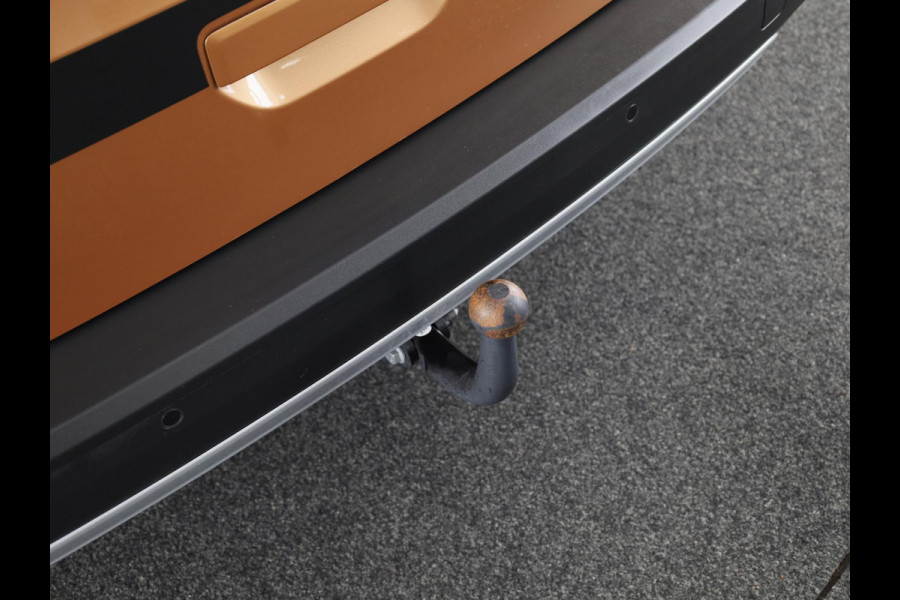 Volkswagen Caddy 1.5 TSI eHybride PAN Americana 115 pk Automaat (DSG) | Navigatie | Panoramadak | Trekhaak | Parkeersensoren (Park assist) | Achteruitrijcamera | LED koplampen | Adaptieve cruise control | Stoelverwarming |