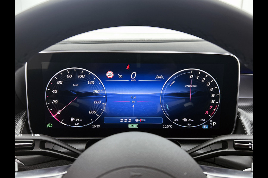 Mercedes-Benz GLC Coupé 300e 4MATIC Business Solution AMG | Trekhaak | Panoramaschuifdak | Memorypakket voorstoelen | URBAN GUARD voertuigbescherming plus | 19 inch AMG velgen | Sfeerverlichting | EASY PACK achterklep |