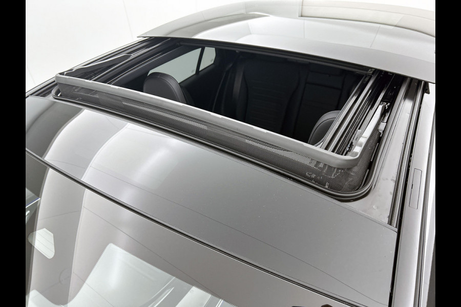 Mercedes-Benz GLC Coupé 300e 4MATIC Business Solution AMG | Trekhaak | Panoramaschuifdak | Memorypakket voorstoelen | URBAN GUARD voertuigbescherming plus | 19 inch AMG velgen | Sfeerverlichting | EASY PACK achterklep |