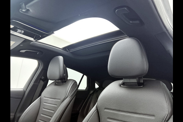 Mercedes-Benz GLC Coupé 300e 4MATIC Business Solution AMG | Trekhaak | Panoramaschuifdak | Memorypakket voorstoelen | URBAN GUARD voertuigbescherming plus | 19 inch AMG velgen | Sfeerverlichting | EASY PACK achterklep |