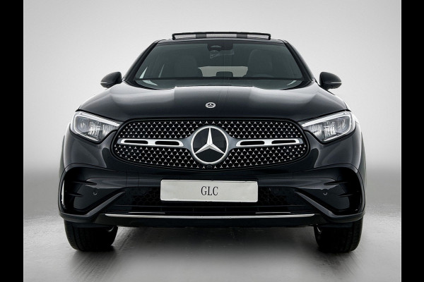 Mercedes-Benz GLC Coupé 300e 4MATIC Business Solution AMG | Trekhaak | Panoramaschuifdak | Memorypakket voorstoelen | URBAN GUARD voertuigbescherming plus | 19 inch AMG velgen | Sfeerverlichting | EASY PACK achterklep |