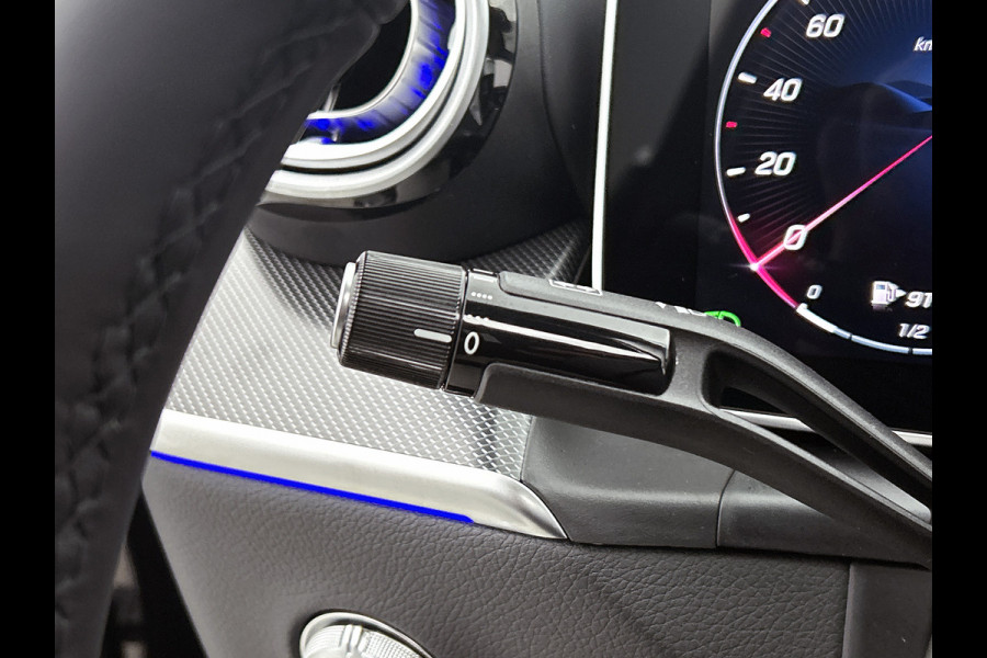 Mercedes-Benz GLC Coupé 300e 4MATIC Business Solution AMG | Trekhaak | Panoramaschuifdak | Memorypakket voorstoelen | URBAN GUARD voertuigbescherming plus | 19 inch AMG velgen | Sfeerverlichting | EASY PACK achterklep |