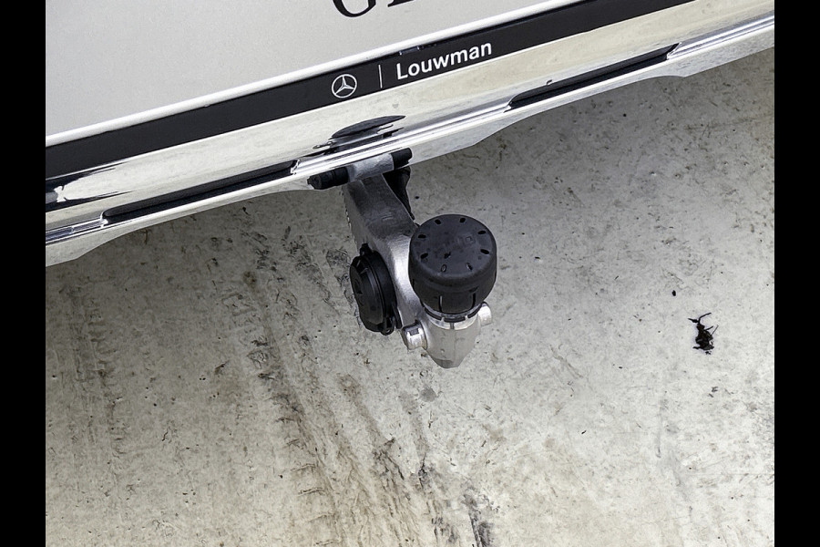 Mercedes-Benz GLC Coupé 300e 4MATIC Business Solution AMG | Trekhaak | Panoramaschuifdak | Memorypakket voorstoelen | URBAN GUARD voertuigbescherming plus | 19 inch AMG velgen | Sfeerverlichting | EASY PACK achterklep |